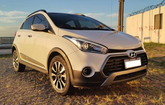 HYUNDAI HB20 1.6 PREMIUM 16V FLEX 4P AUTOMÁTICO HYUNDAI HB20 1.6 PREMIUM 16V FLEX 4P AUTOMÁTICO